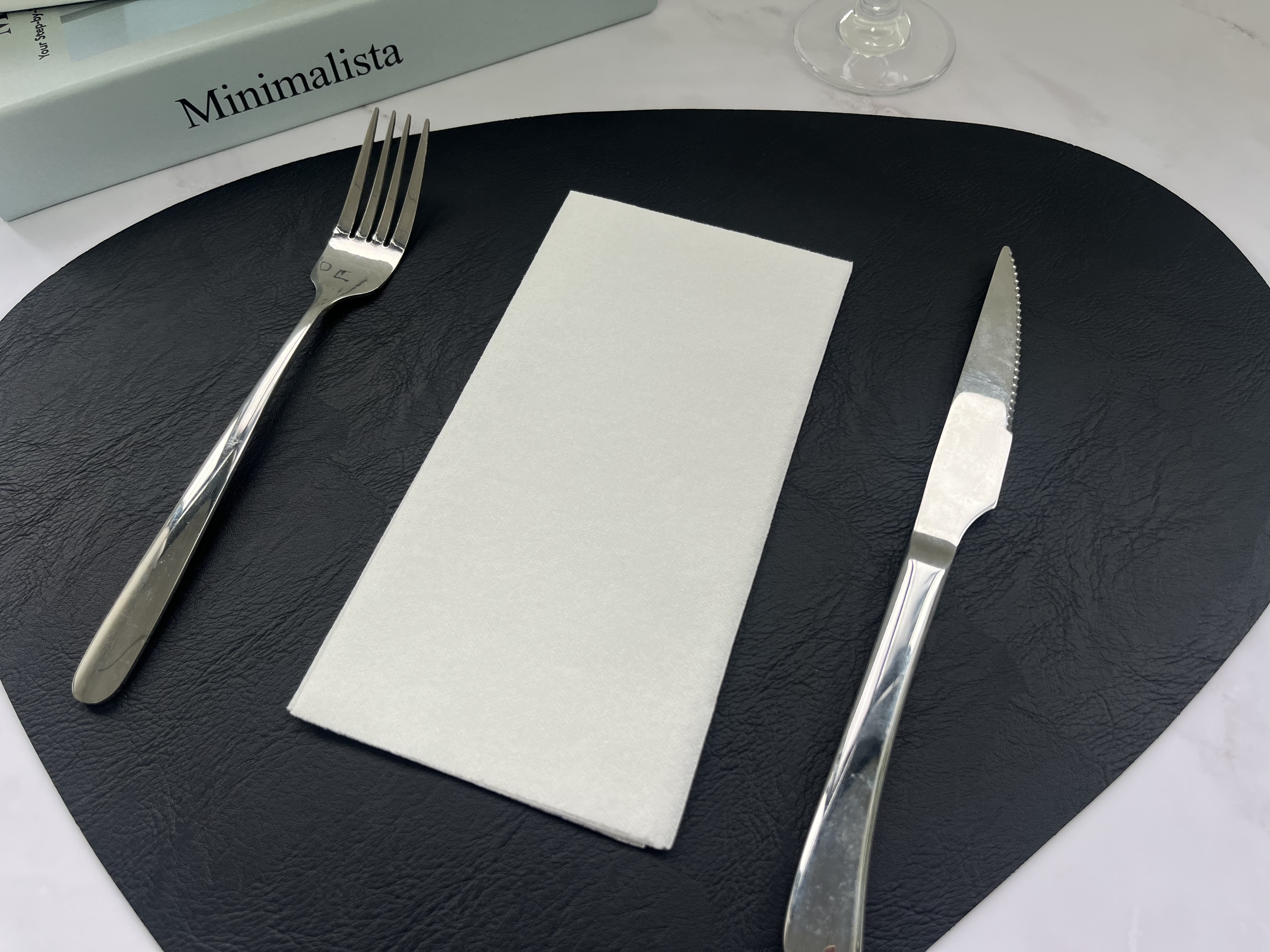 Białe serwetki kieszonkowe Airlaid