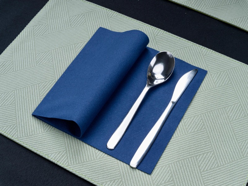 Jak serwetki Airlaid zastępują tradycyjne serwetki materiałowe w eleganckich restauracjach
